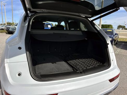 Used 2023 Audi Q5 2.0T Premium w/ Convenience Package image 10