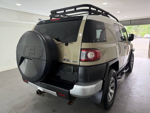 Used 2014 Toyota FJ Cruiser 4WD w/ Upgrade Package image 11