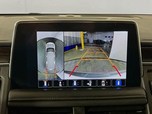 Used 2022 Chevrolet Suburban High Country image 13