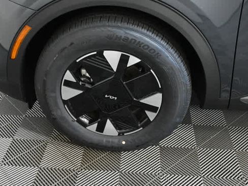 New 2026 Kia Sportage LX FWD image 24