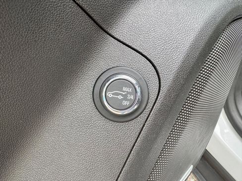 Used 2017 GMC Acadia Denali w/ Technology Package image 13