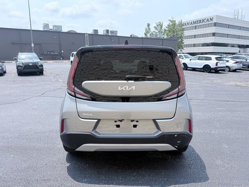Used 2025 Kia Soul LX FWD image 4