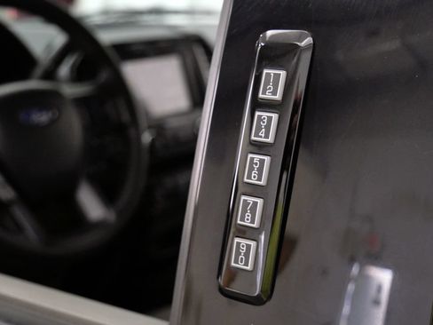 Used 2019 Ford F150 XLT AWD/4WD image 14