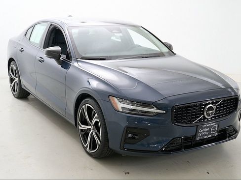 Certified 2024 Volvo S60 B5 Plus AWD/4WD image 3