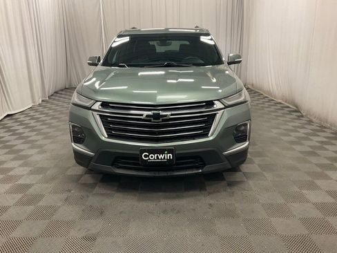 Used 2023 Chevrolet Traverse LT w/ Rear Camera Mirror Package image 12