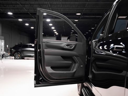 Used 2024 Chevrolet Suburban RST w/ Luxury Package image 48