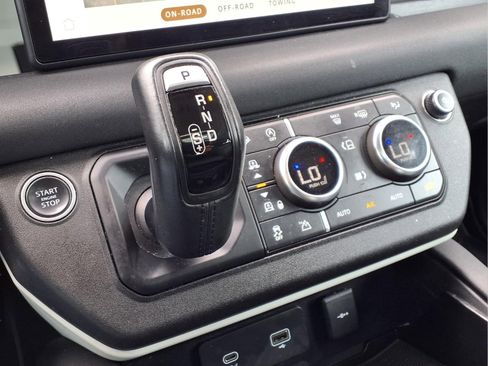 Used 2020 Land Rover Defender 110 SE AWD/4WD image 19