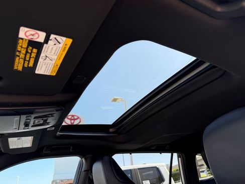 Used 2023 Toyota Highlander XSE image 15