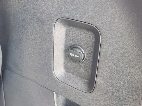 Used 2023 Kia Carnival LX FWD image 31