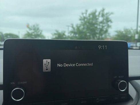 Certified 2025 Honda Accord SE image 17