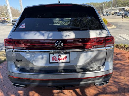 New 2026 Volkswagen Atlas SE FWD image 5