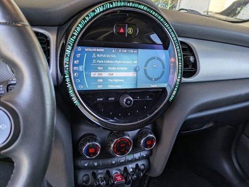 Used 2024 MINI Cooper 2-Door Hardtop image 25