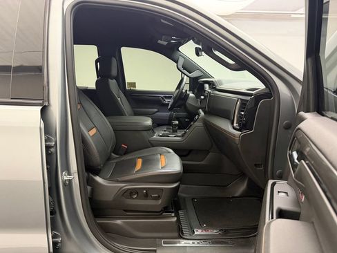 Used 2024 GMC Sierra 1500 AT4 w/ Technology Package AWD/4WD image 29