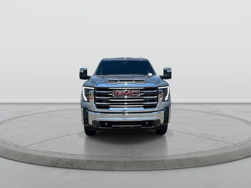 Used 2024 GMC Sierra 3500 SLT AWD/4WD image 3