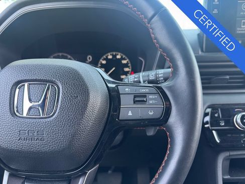 Used 2025 Honda Pilot TrailSport image 19