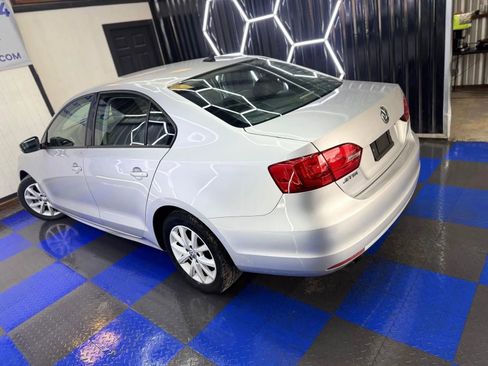 Used 2012 Volkswagen Jetta SE image 29