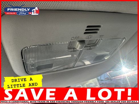 Used 2018 Toyota Corolla LE image 26