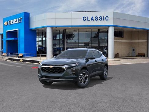 New 2026 Chevrolet Trax LT w/ LT Convenience Package FWD image 8