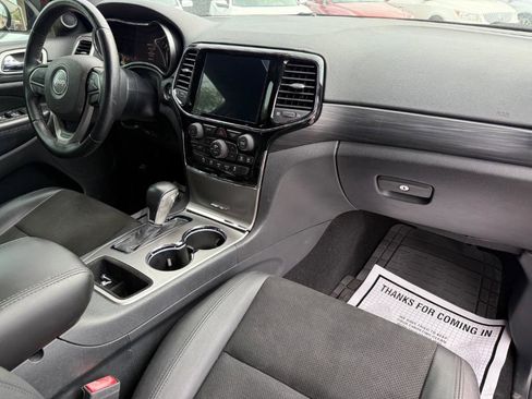 Used 2020 Jeep Grand Cherokee Altitude image 17