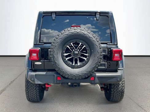 Certified 2025 Jeep Wrangler Unlimited Rubicon AWD/4WD image 6