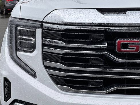 Used 2024 GMC Sierra 1500 SLT AWD/4WD image 45