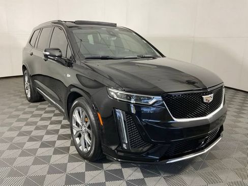 Used 2020 Cadillac XT6 Sport w/ Platinum Package AWD/4WD image 3