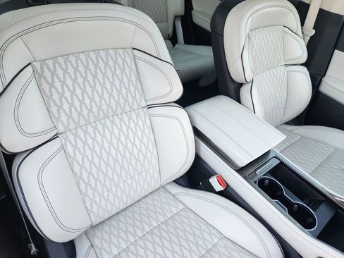 Used 2024 Lincoln Nautilus Black Label w/ Jet Appearance Package (87T) image 19