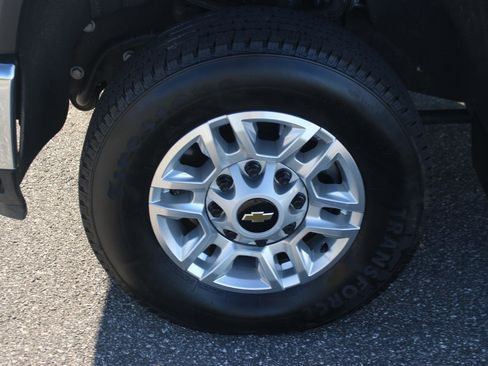 Used 2025 Chevrolet Silverado 2500 LT w/ Convenience Package image 42