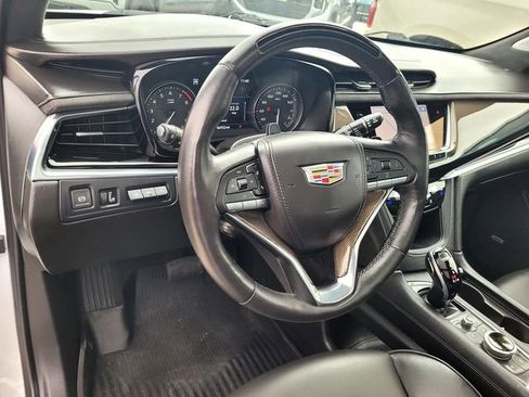 Used 2024 Cadillac XT6 Premium Luxury w/ Platinum Package AWD/4WD image 9