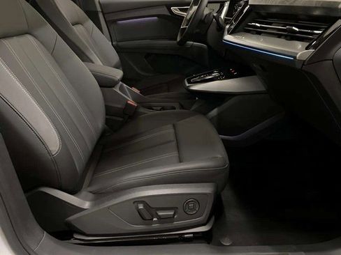 Used 2024 Audi Q4 e-tron Prestige image 87