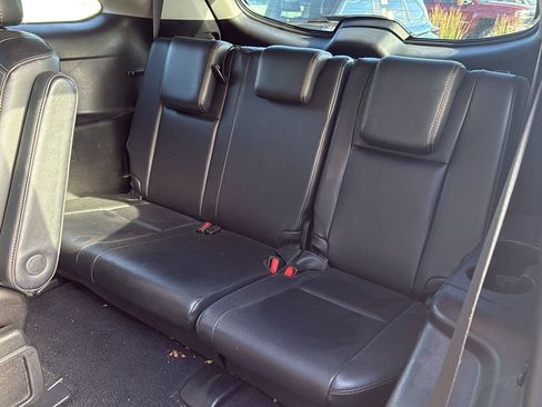 Used 2017 Toyota Highlander XLE AWD/4WD image 11