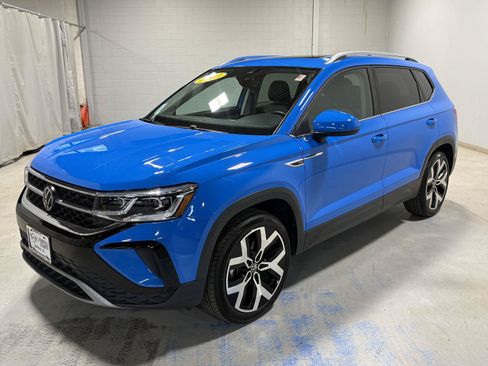 Used 2023 Volkswagen Taos SEL AWD/4WD image 1