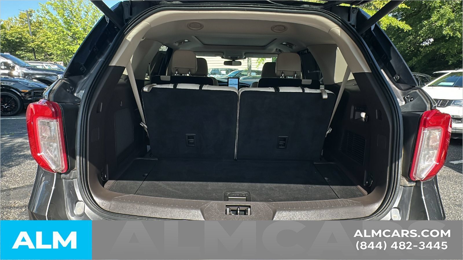 Used 2021 Ford Explorer Platinum w/ Equipment Group 601A AWD/4WD image 21