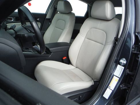 Used 2023 Honda Civic EX-L image 12