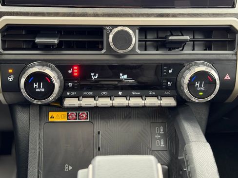 Used 2025 Toyota Tacoma Limited image 16