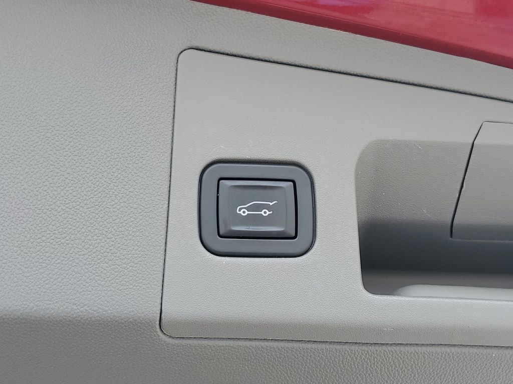 Used 2020 Cadillac XT5 Premium Luxury FWD image 9