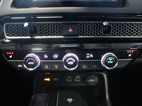 Used 2023 Honda Civic Touring image 32