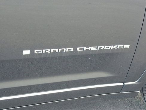 Used 2022 Jeep Grand Cherokee L Overland image 33