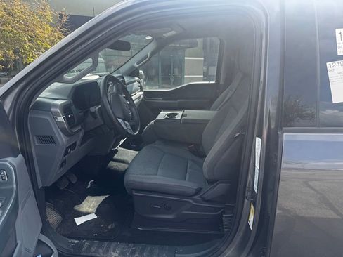 Used 2025 Kia Carnival image 9