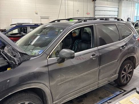 Used 2022 Subaru Forester Limited image 13