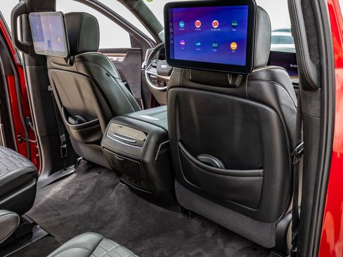 Used 2025 Cadillac Escalade Sport Platinum AWD/4WD image 33