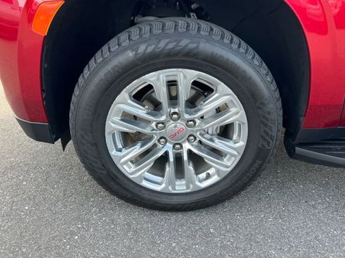 Certified 2024 GMC Yukon XL SLT w/ SLT Luxury Package image 26