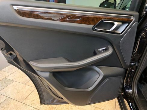 Used 2022 Porsche Macan S AWD/4WD image 41