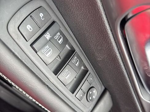 New 2026 Chrysler Pacifica Select AWD/4WD image 9