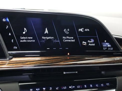 Used 2021 Cadillac Escalade Premium Luxury AWD/4WD image 21