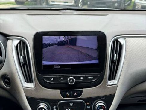 Used 2021 Chevrolet Malibu LS image 12