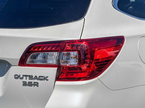 Used 2019 Subaru Outback 3.6R Limited w/ Popular Package #2 AWD/4WD image 8