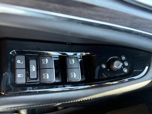 Used 2023 Jeep Grand Cherokee Overland AWD/4WD image 55