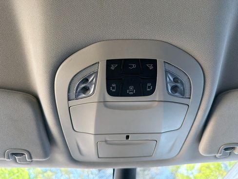 Used 2024 Chrysler Pacifica Touring-L FWD image 30