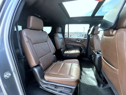 Used 2021 Chevrolet Suburban High Country AWD/4WD image 19